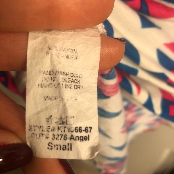 Fun and comfy tunic top! 💙💕 - Picture 6 of 7